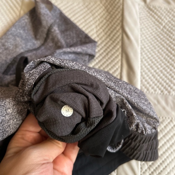 Men’s Lululemon Pace Breaker Linerless Short 7" - Gray Speckled - Size Medium - Picture 5 of 8